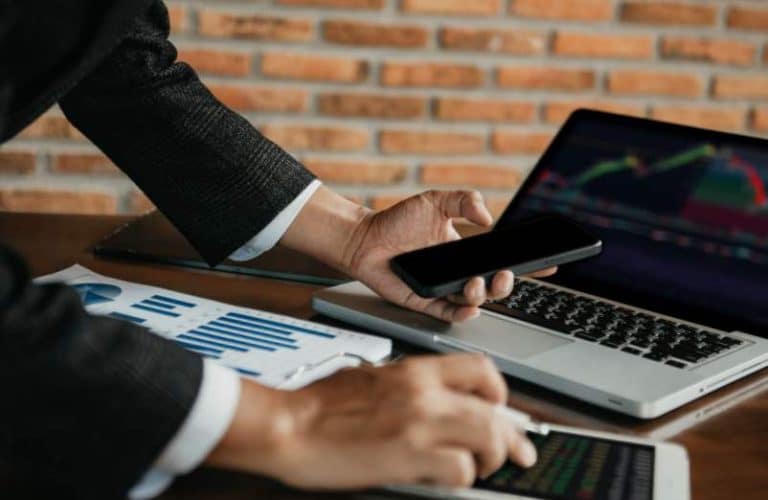 Le cours de la crypto Decentraland : suivre et acheter des MANA